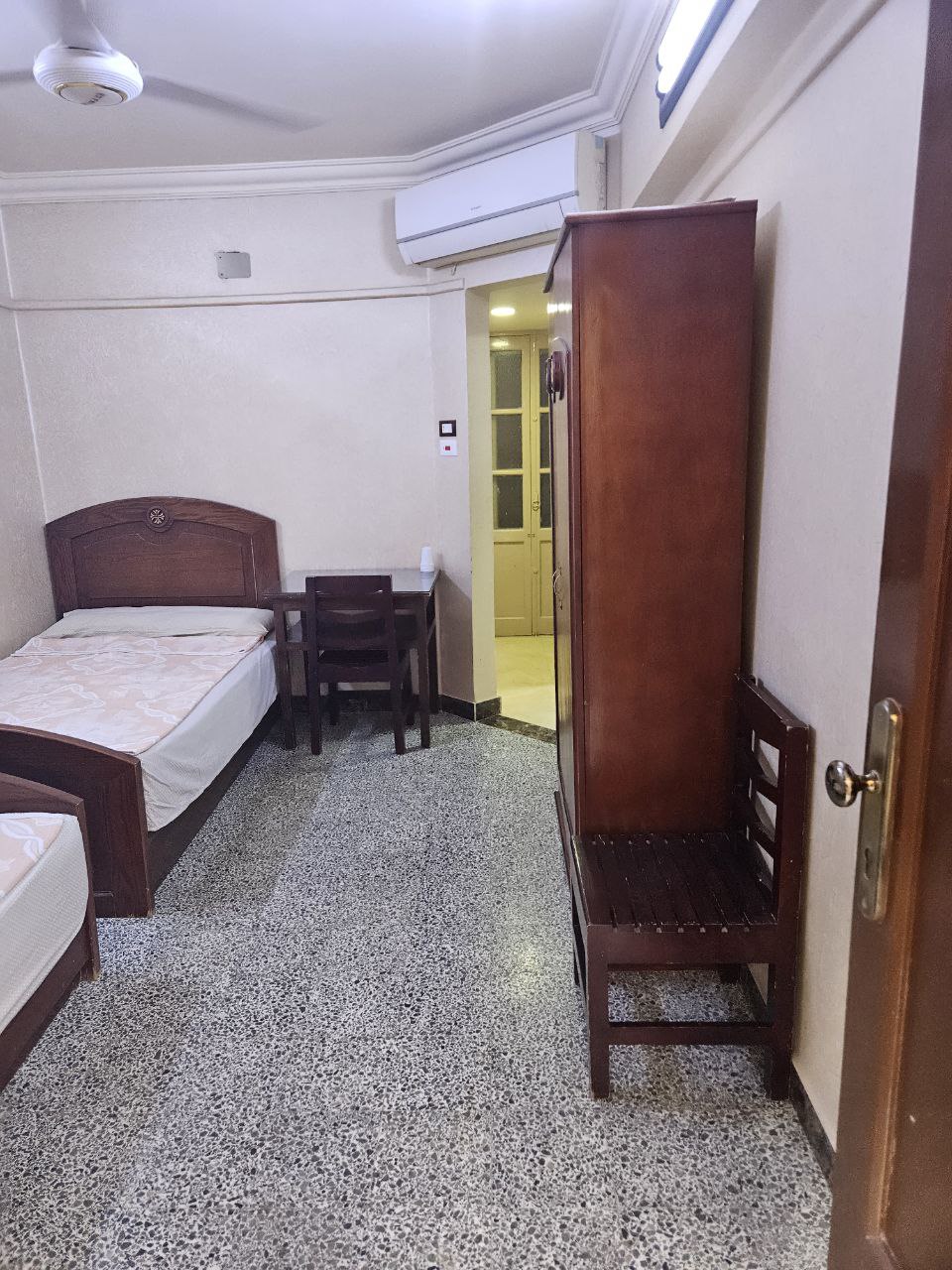 مبنى (5) الساحة